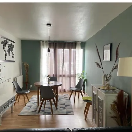 St Hilaire St Florent بيت للعطل *