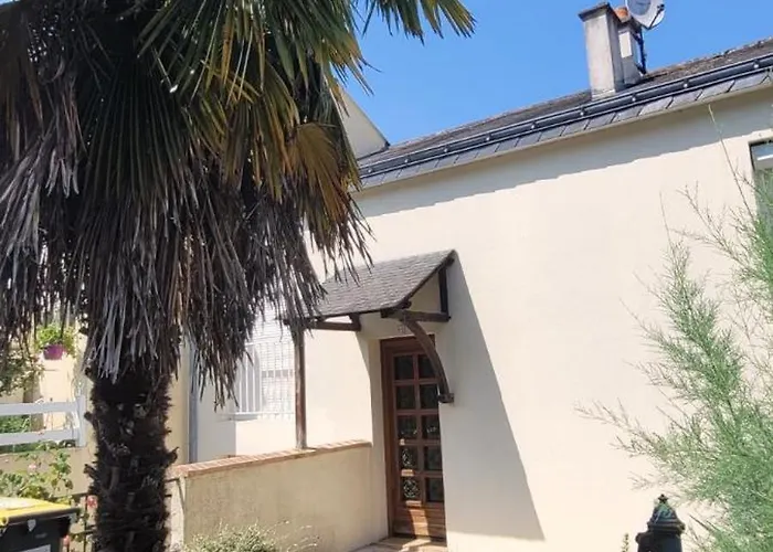 St Hilaire St Florent 쏘뮤흐