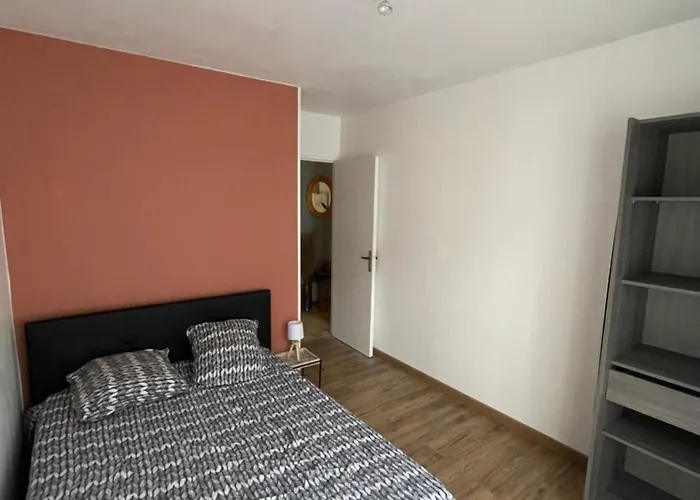 St Hilaire St Florent بيت للعطل سوموور